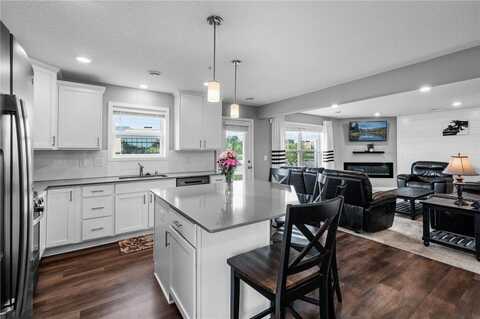 404 Locke Pointe Drive NE, Fridley, MN 55432