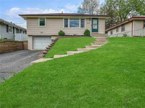 1440 8th Avenue S, South Saint Paul, MN 55075