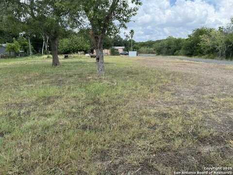 202 Northside Drive, Kenedy, TX 78119