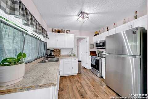 8239 Glen Lark, San Antonio, TX 78239