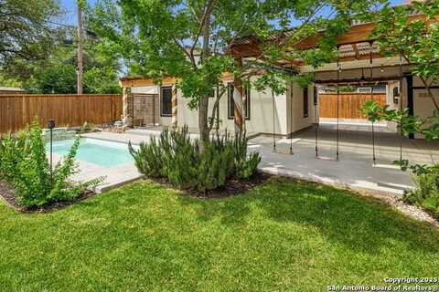 14 Wayside Dr, San Antonio, TX 78213