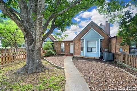 736 SUMMERWOOD DR, New Braunfels, TX 78130