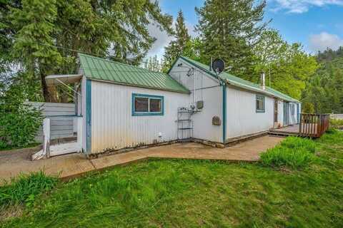 47 & 51 Davis Lake Ln, Usk, WA 99180