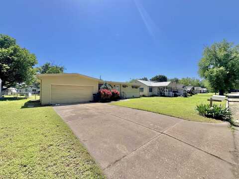 1018 N B St, Arkansas City, KS 67005