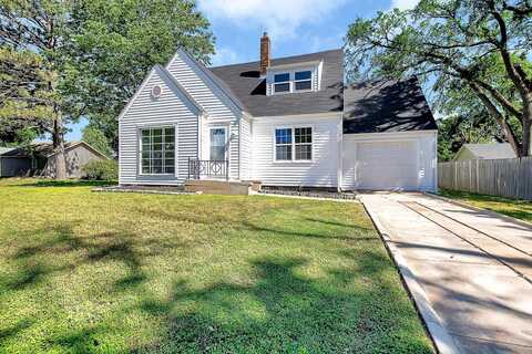 114 E 3rd Ave, Buhler, KS 67522