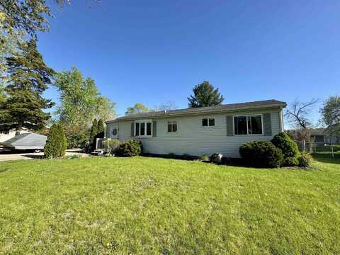 613 W Hudson Street, Mazomanie, WI 53560