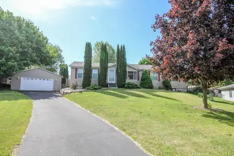 400 Oak Ridge Court, Fort Atkinson, WI 53538