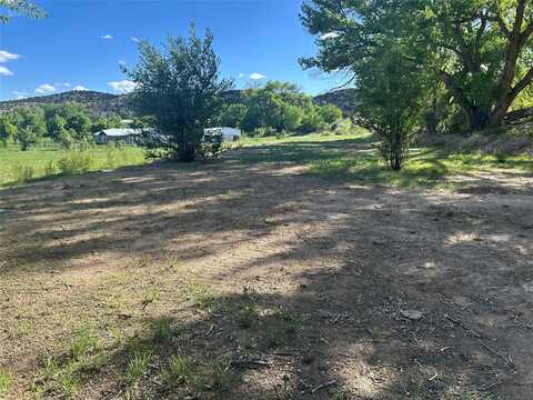 77-99 1550, Hernandez, NM 87537