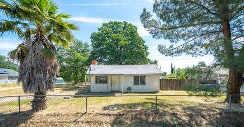 2631 Irwin Road, Redding, CA 96002