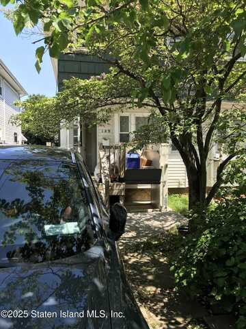 149 Lamport Boulevard, Staten Island, NY 10305