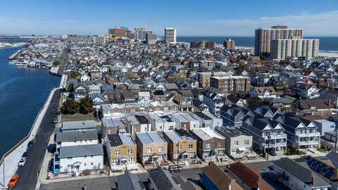15 N Marion Ave, Ventnor City, NJ 08406