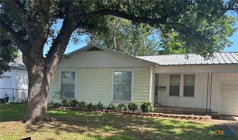 1805 E Guadalupe Street, Victoria, TX 77901