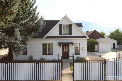 212 Pine Street, Mackay, ID 83251