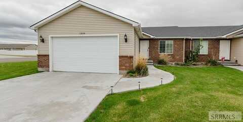 1224 S Midway Avenue, Ammon, ID 83406