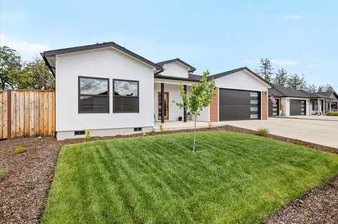 369 Arrowhead Trail, Eagle Point, OR 97524
