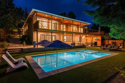 1531 Satellite Drive, Medford, OR 97504
