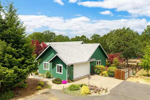 592 Kaneeta Lane, Grants Pass, OR 97526