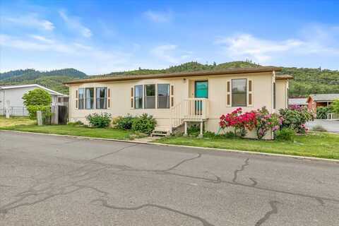 8401 Old Stage Road, Central Point, OR 97502
