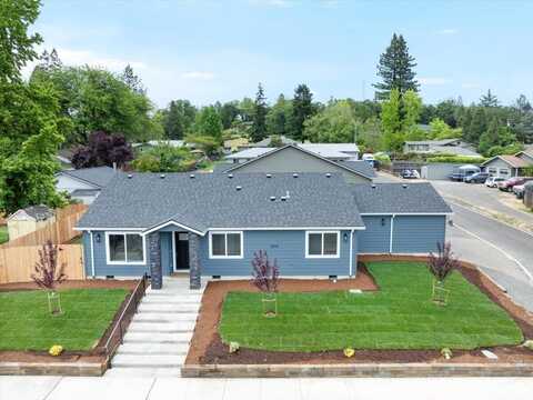 2076 Lawnridge Street, Medford, OR 97504