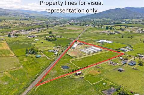 426 Hartley Road, Phoenix, OR 97535
