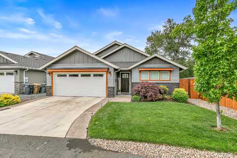 2035 SW Truman Way, Grants Pass, OR 97526