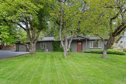 880 S 3rd Street, Jacksonville, OR 97530