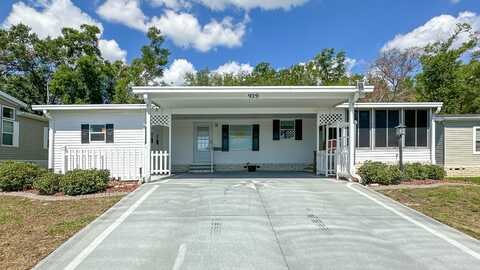 929 W Norman St, Lady Lake, FL 32159