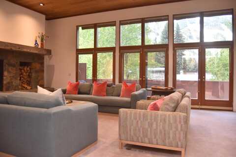 304 Georginia Rd, Ketchum, ID 83340