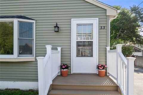 33 Morgan Street, Portsmouth, RI 02871