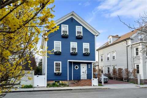 35 Marsh Street, Newport, RI 02840