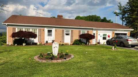 224 Waugh Dr, Galax, VA 24333