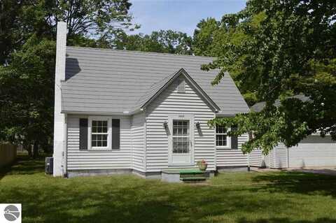 1009 Carver Street, Traverse City, MI 49686