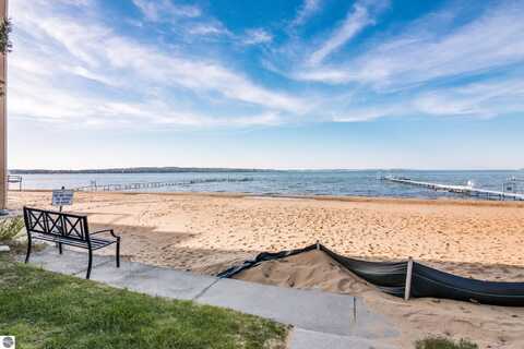 1603 N US-31 N, Traverse City, MI 49686