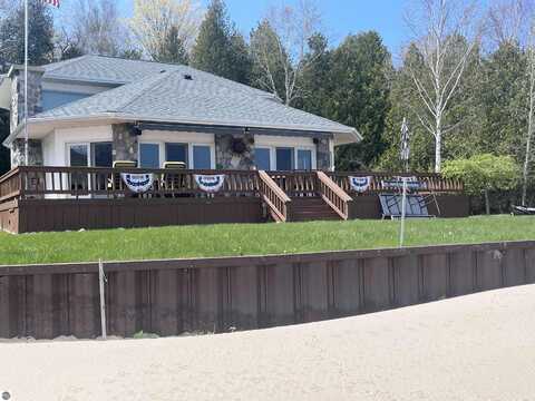 364 Harborview Drive, Harrisville, MI 48740