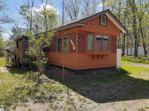 5569 Pine Street, Curran, MI 48728