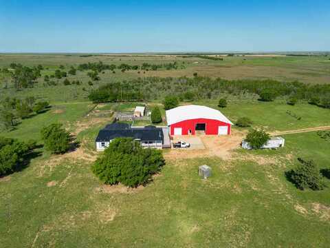 8040 County Road 2, Mobeetie, TX 79061