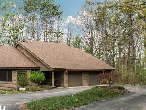 6307 Summit Court, Traverse City, MI 49686