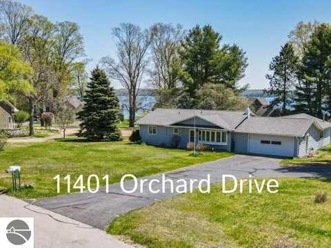 11401 Orchard Drive, Rapid City, MI 48622