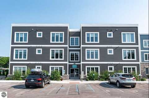 914 E Front Street, Traverse City, MI 49686