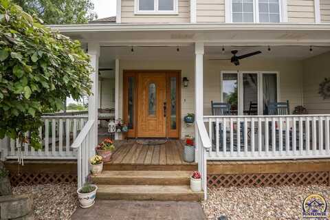 1031 Schenk ST, Osage City, KS 66523