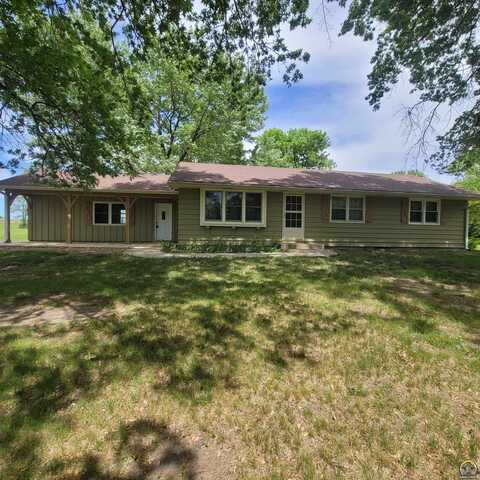 112 W Eighth St, Hoyt, KS 66440