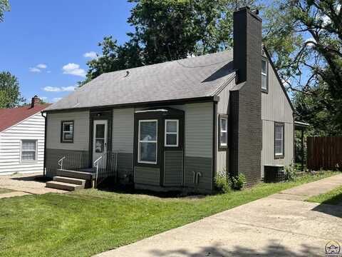 2432 SW Harrison ST, Topeka, KS 66611