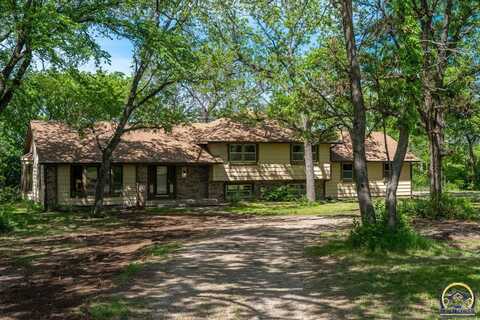 5251 SE 42nd Ter, Tecumseh, KS 66542