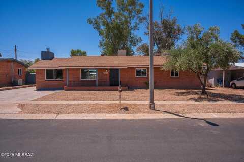 5762 E Scarlett Street, Tucson, AZ 85711