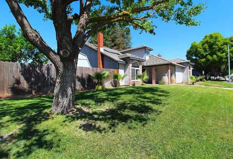 210 Hampton Court, Exeter, CA 93221