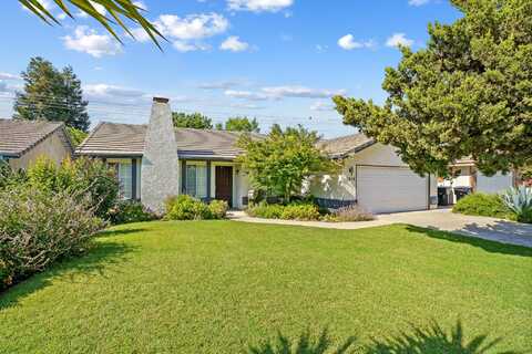 5516 Damsen Avenue, Visalia, CA 93291