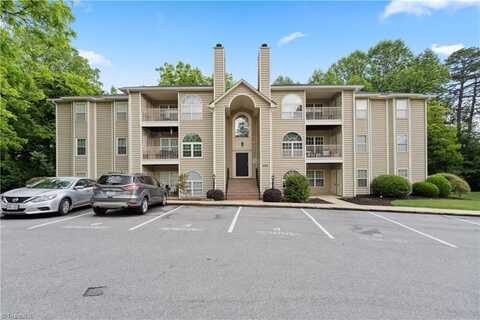 6704 W Friendly Avenue, Greensboro, NC 27410