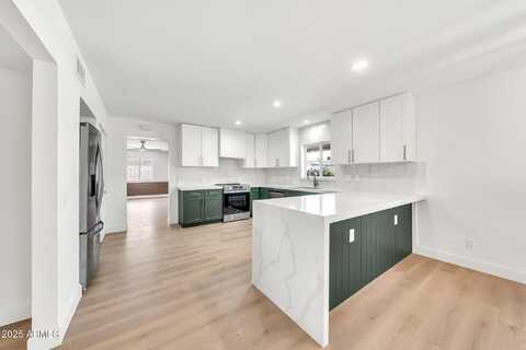 18428 N 42ND Street, Phoenix, AZ 85032
