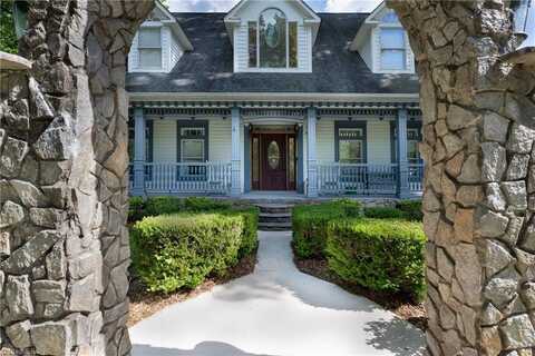 150 8th Avenue, New London, NC 28127