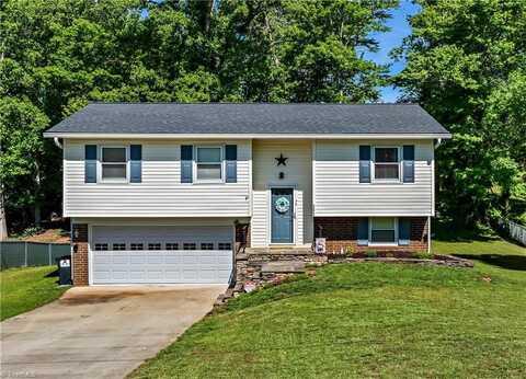 202 Queenland Court, King, NC 27021